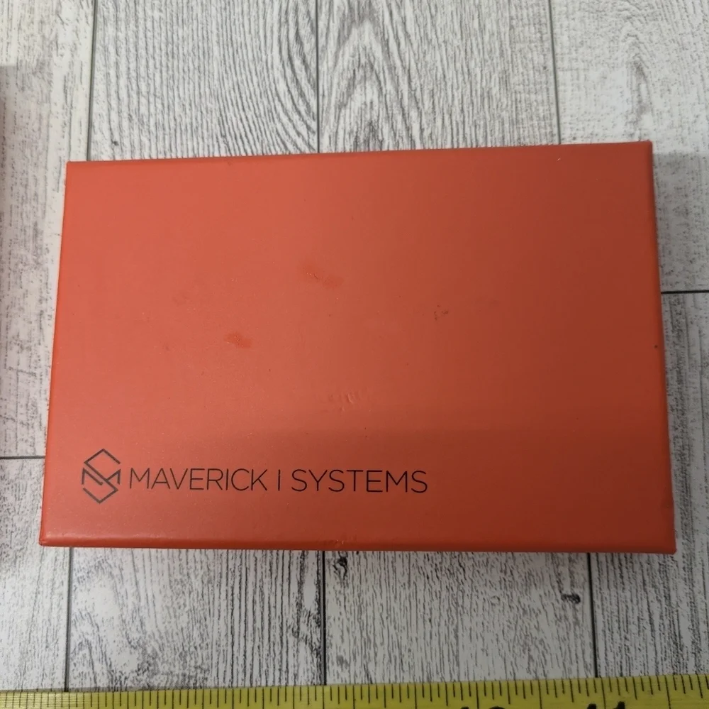 Maverick I Systems Gray Metal Card Holder